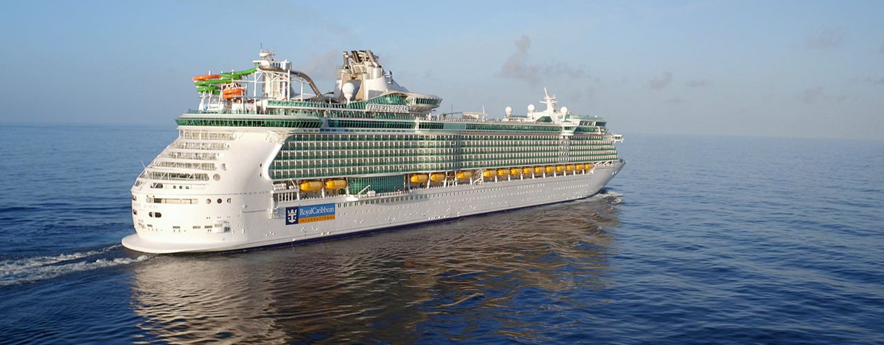 liberty-of-the-seas-la-folie-01